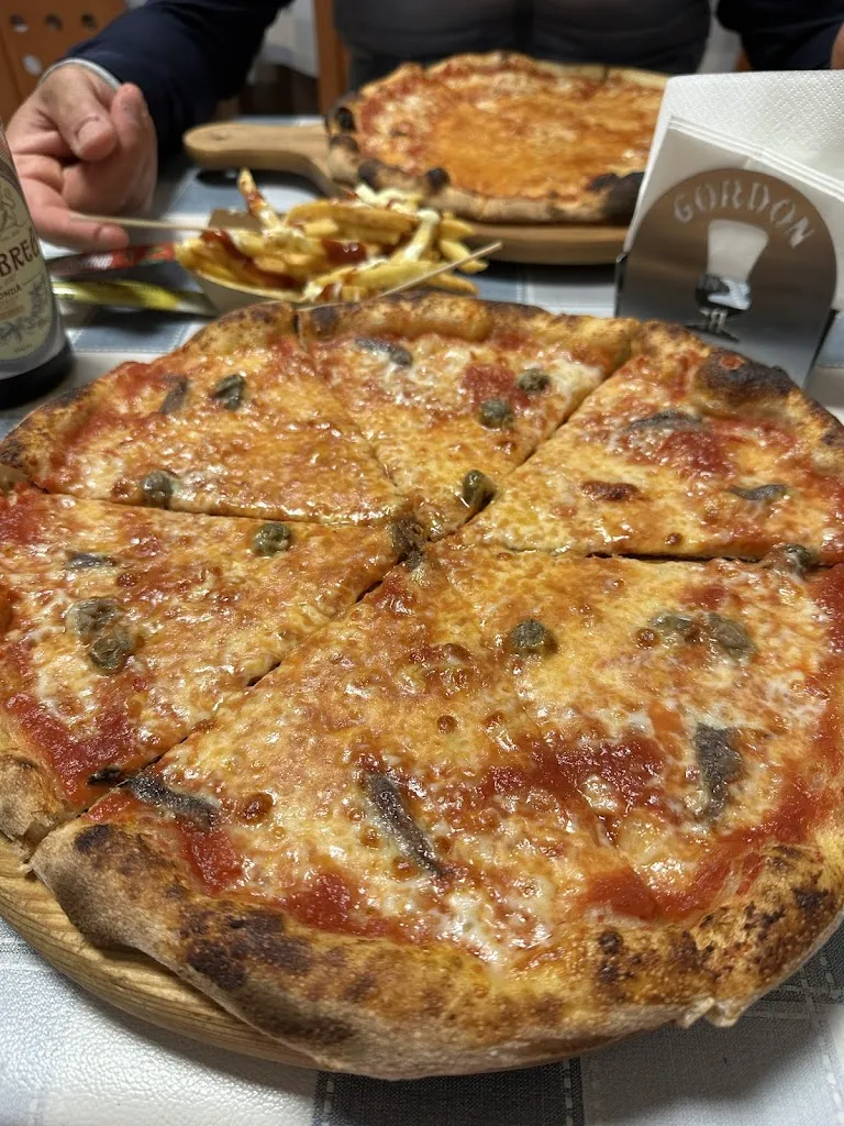 Pauline Yoong_Pizza Regina_Montegranaro_review