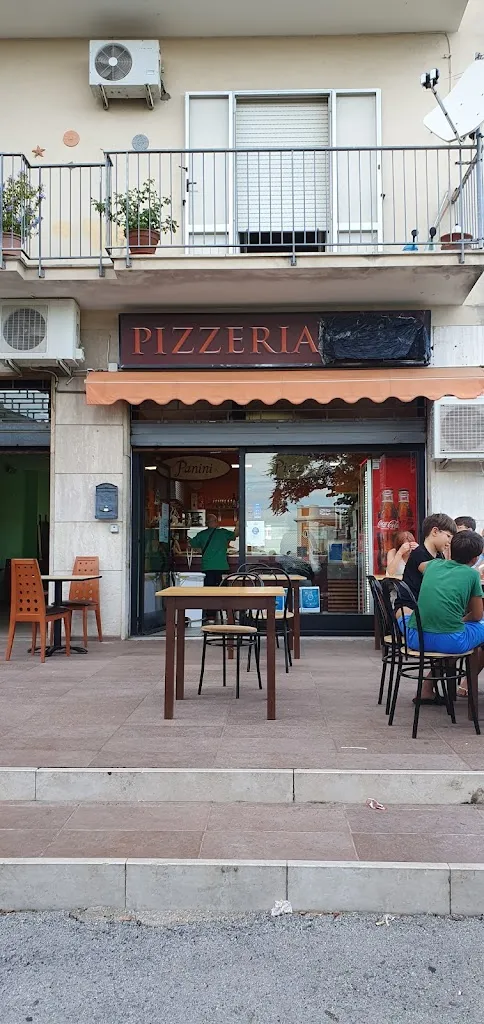 Salar_Pizza Regina_Montegranaro_review