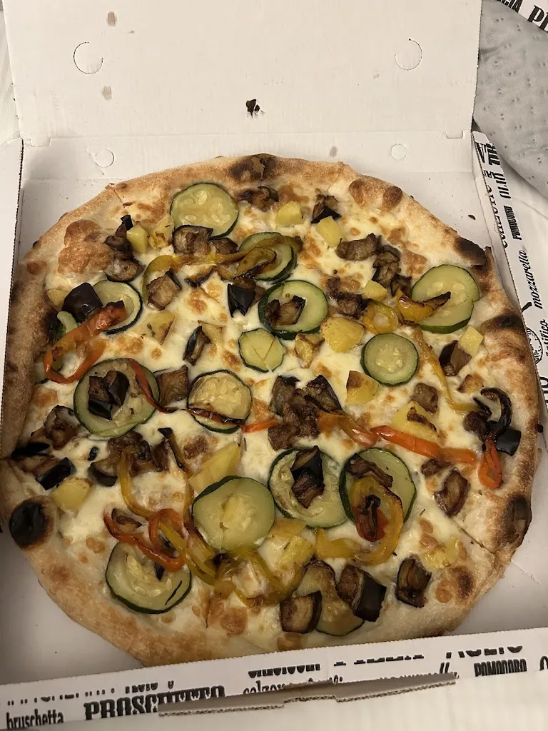 Giorgia Rimi_Pizza Regina_Montegranaro_review