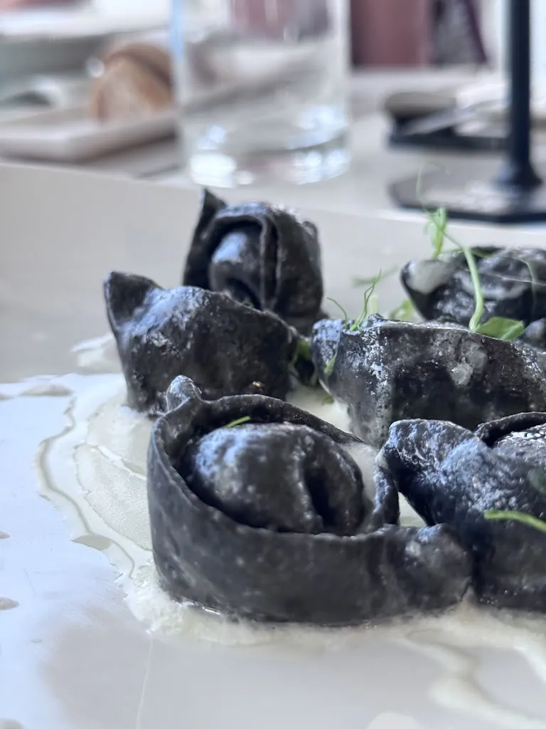 Valentino Zenobi_Costa - Fratelli di Mare_Montemarciano_recensione