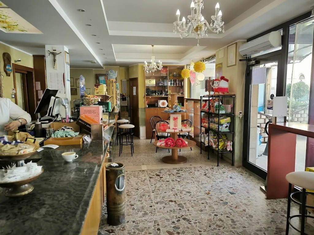 Caffe' Centrale S.R.L. restaurant in Monteprandone