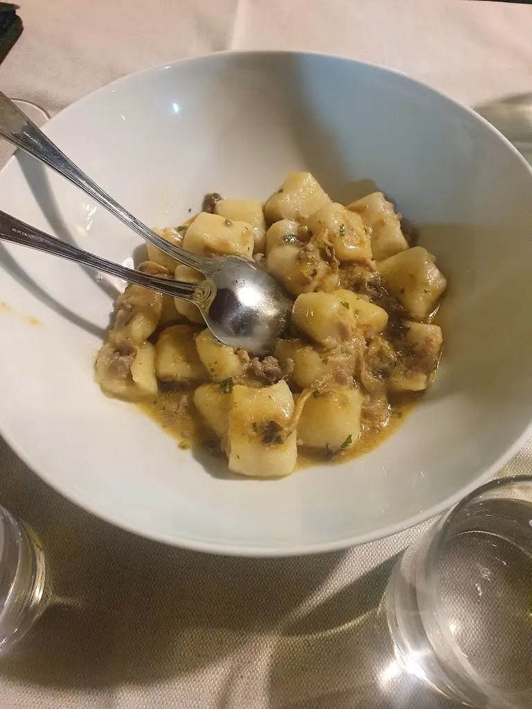 Hans van de Meeberg_Ristoro rurale la nicchia_Monterado_review