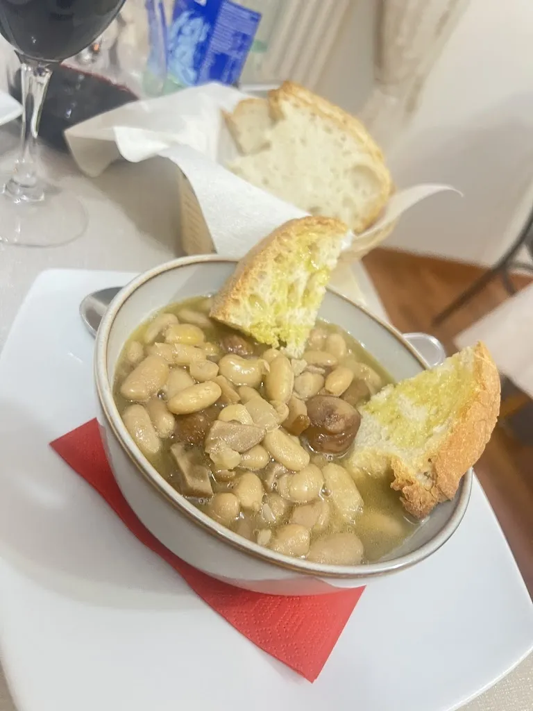 Khansae BENTABET_Borgo Antico_Montemonaco_review