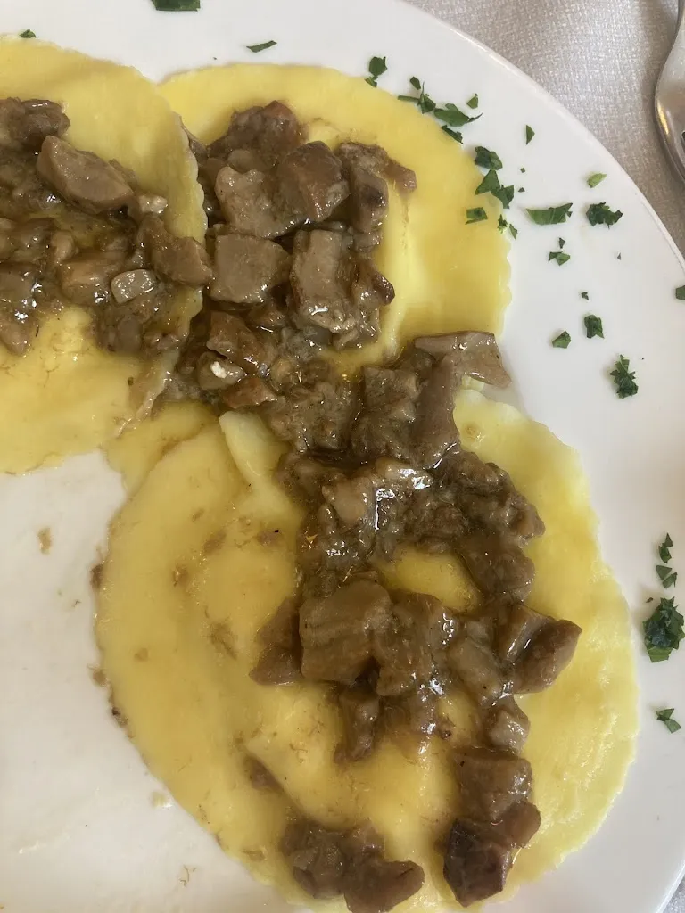 pablo fresa_Borgo Antico_Montemonaco_review