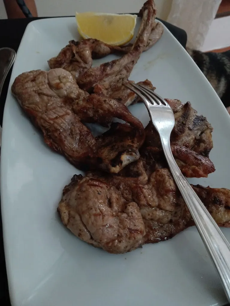 E. Moramarco_Borgo Antico_Montemonaco_review