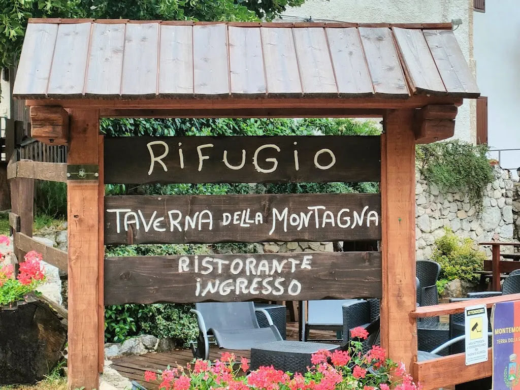 Rifugio Taverna Della Montagna restaurant in Montemonaco