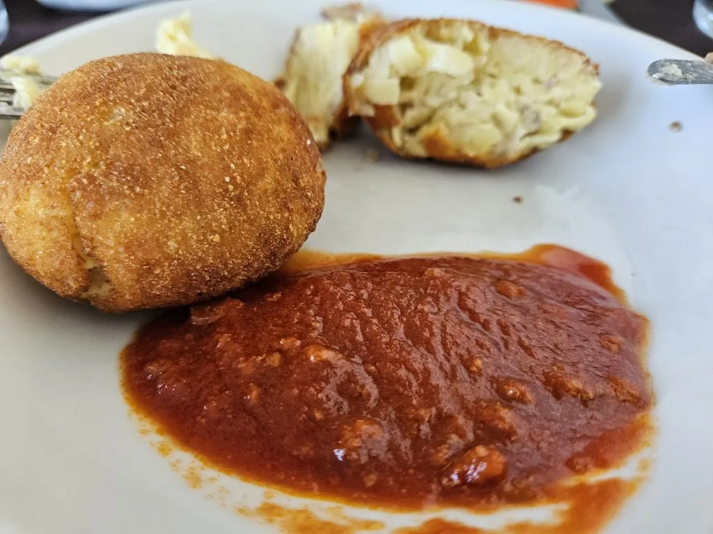 Ana Teskera_Pizzeria ristorante COCCARO_Monterubbiano_review