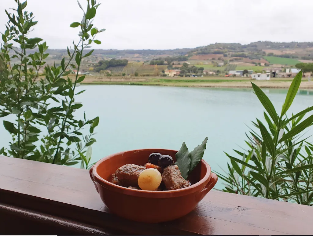 Laghi Santarelli_Monterubbiano_slider_image_3