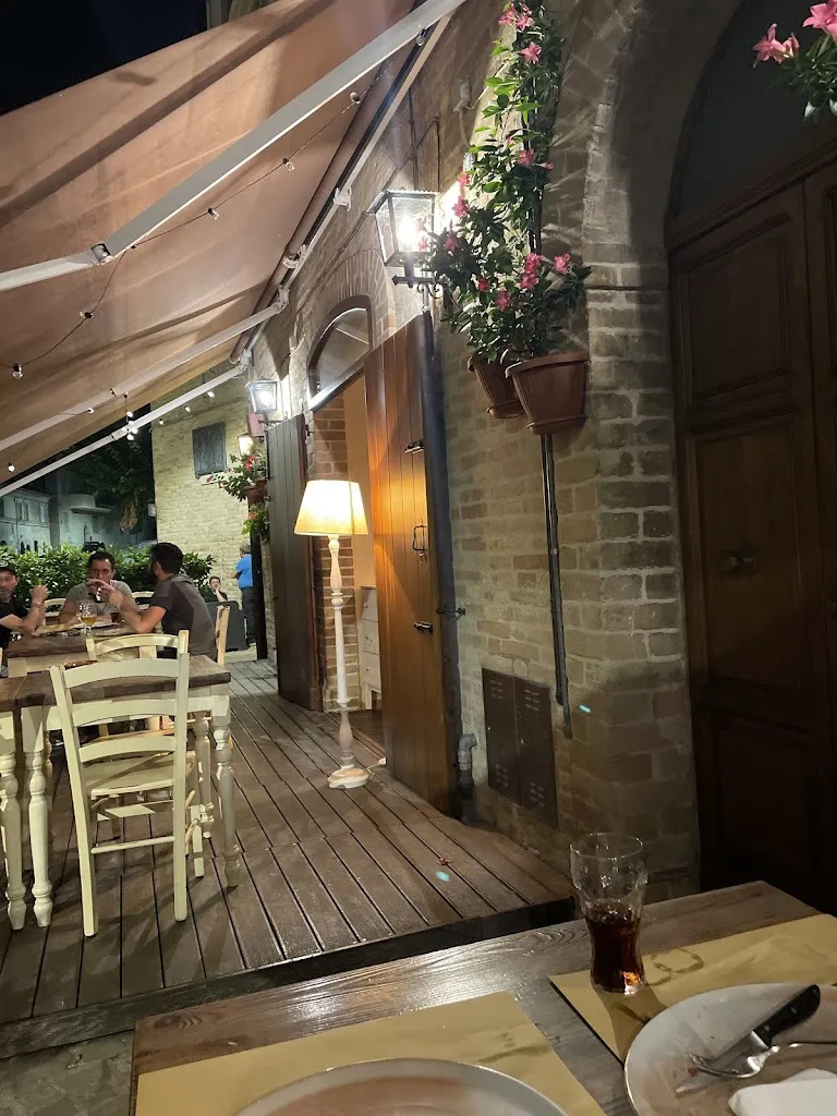 wim tielemans_Bar Rosita pizzeria Di Venturini Giacomo_Montottone_review