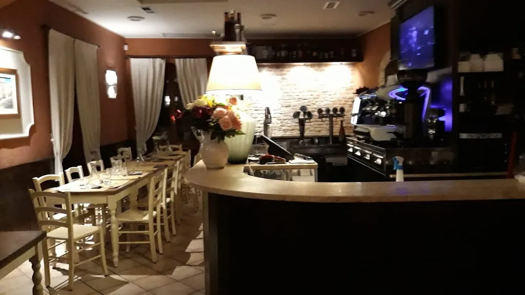 Bar Rosita pizzeria Di Venturini Giacomo restaurant in Montottone