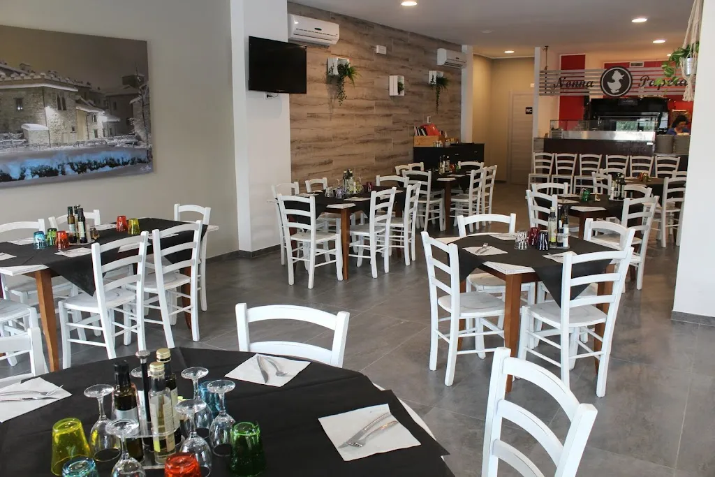 Ristorante Pizzeria Nonna Papera_Muccia_slider_image_1