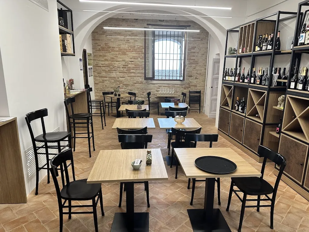 Enoteca Morro d’Alba_Morro d'Alba_slider_image_2