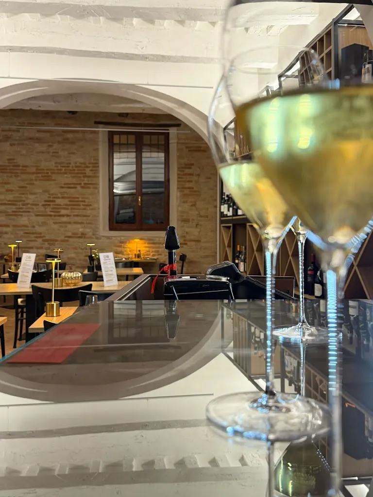 Enoteca Morro d’Alba_Morro d'Alba_slider_image_3