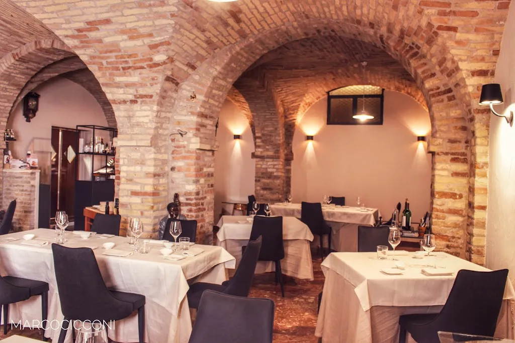 Osteria Ophis restaurant in Offida