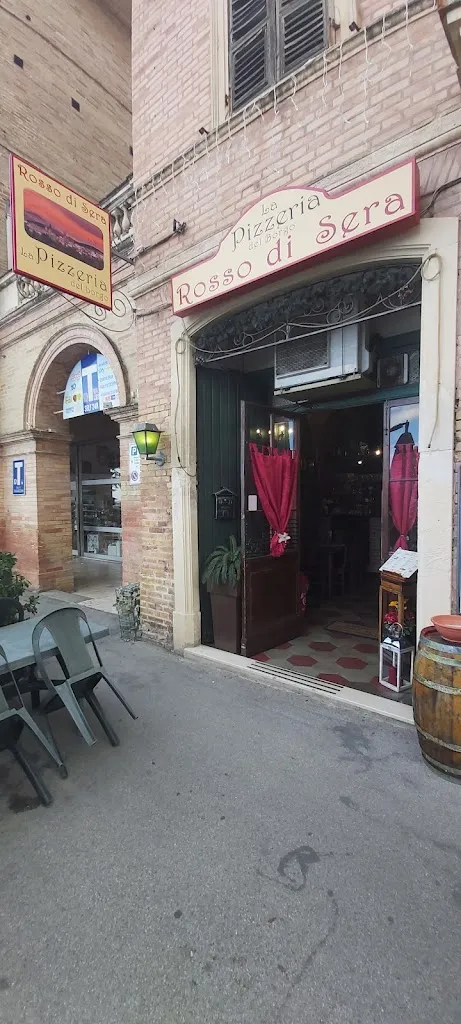 Pizzeria Stuzzicheria Rosso di sera restaurant in Offida