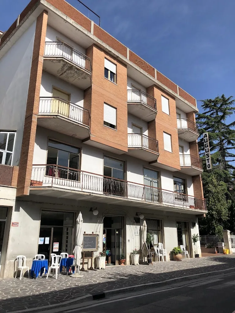 Hotel Ristorante Caroline restaurant in Offida