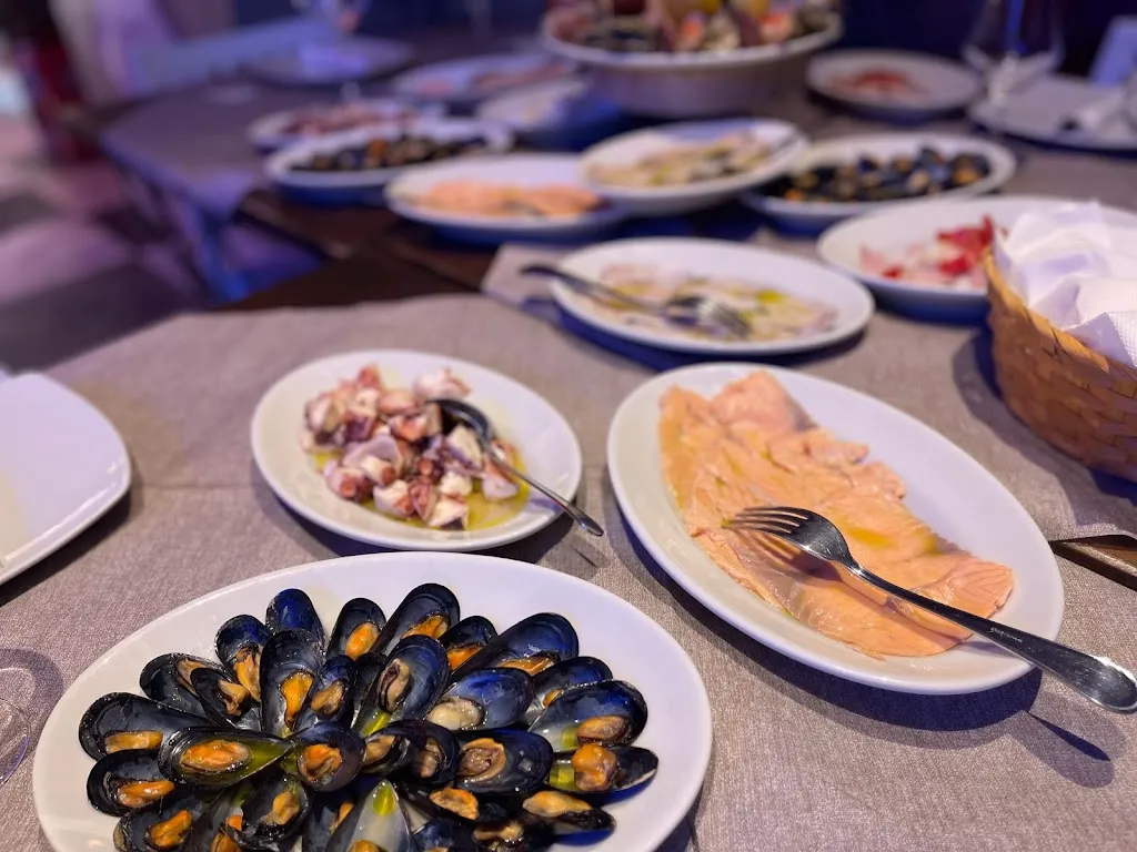 Black & White Cafè_Castelluccio dei Sauri_slider_image_2