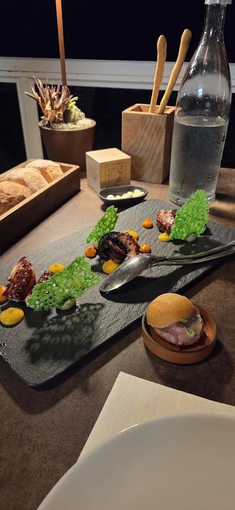 Nadav Aharonov_M'Ama!_Palmiano_review