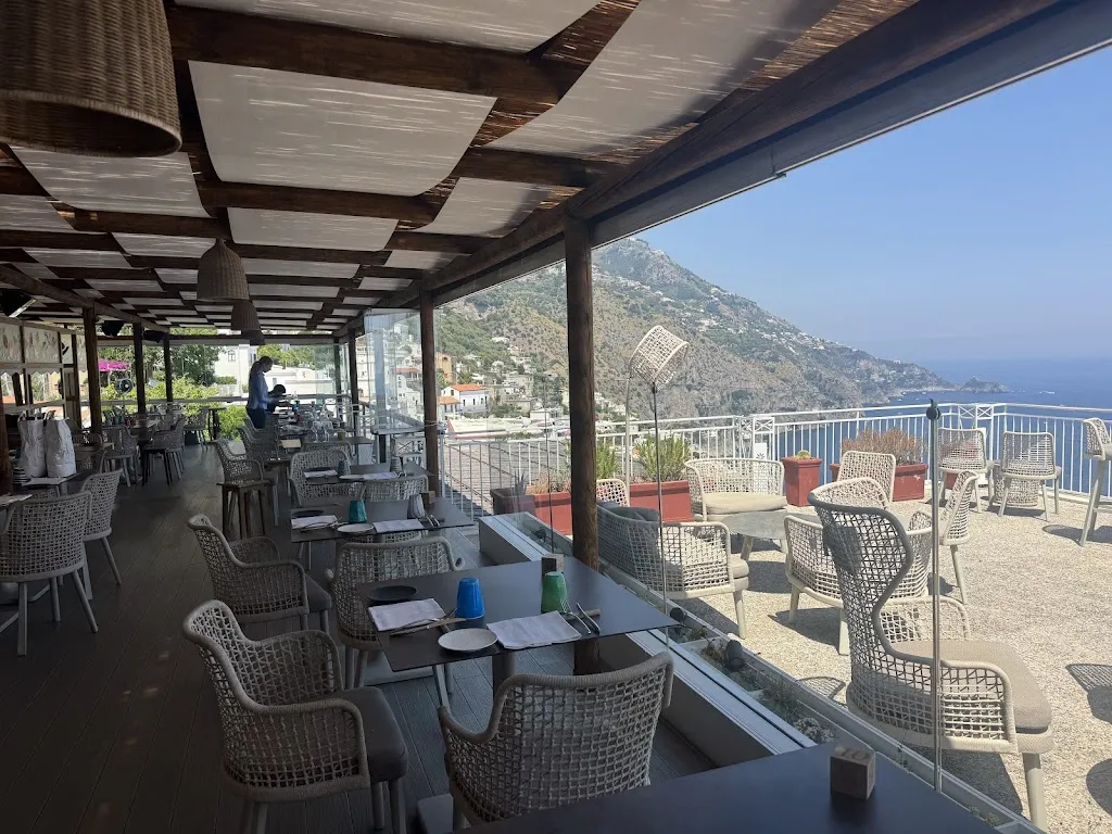 M'Ama! restaurant in Palmiano