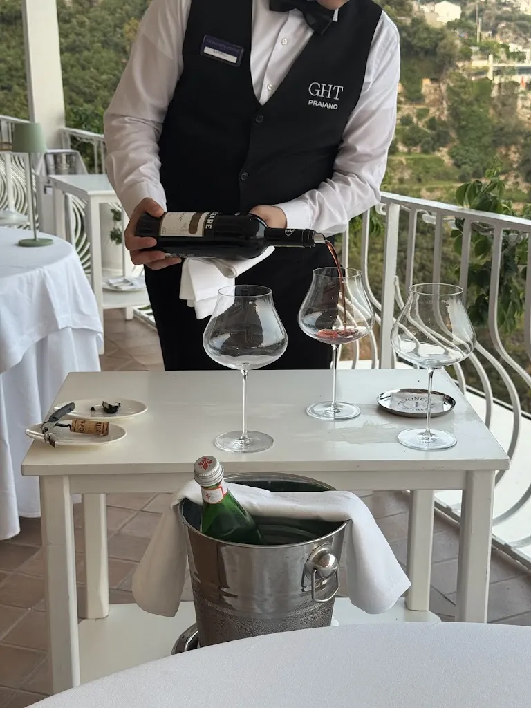 Alyssa Y_La Cala delle Lampare_Palmiano_review