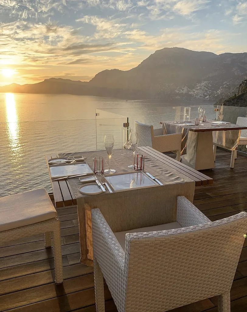 Un Piano Nel Cielo restaurant in Palmiano