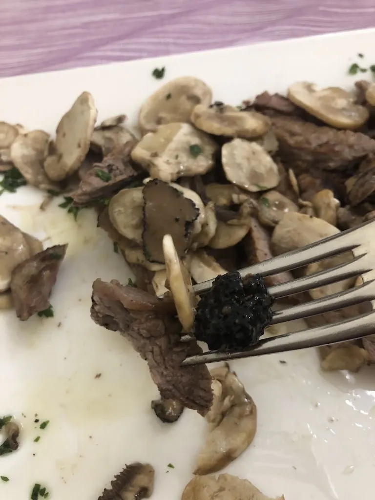 luca mennichelli_GITANO'S - Ristorante Pizzeria Panineria Bar Tabacchi_Passo di Treia_review