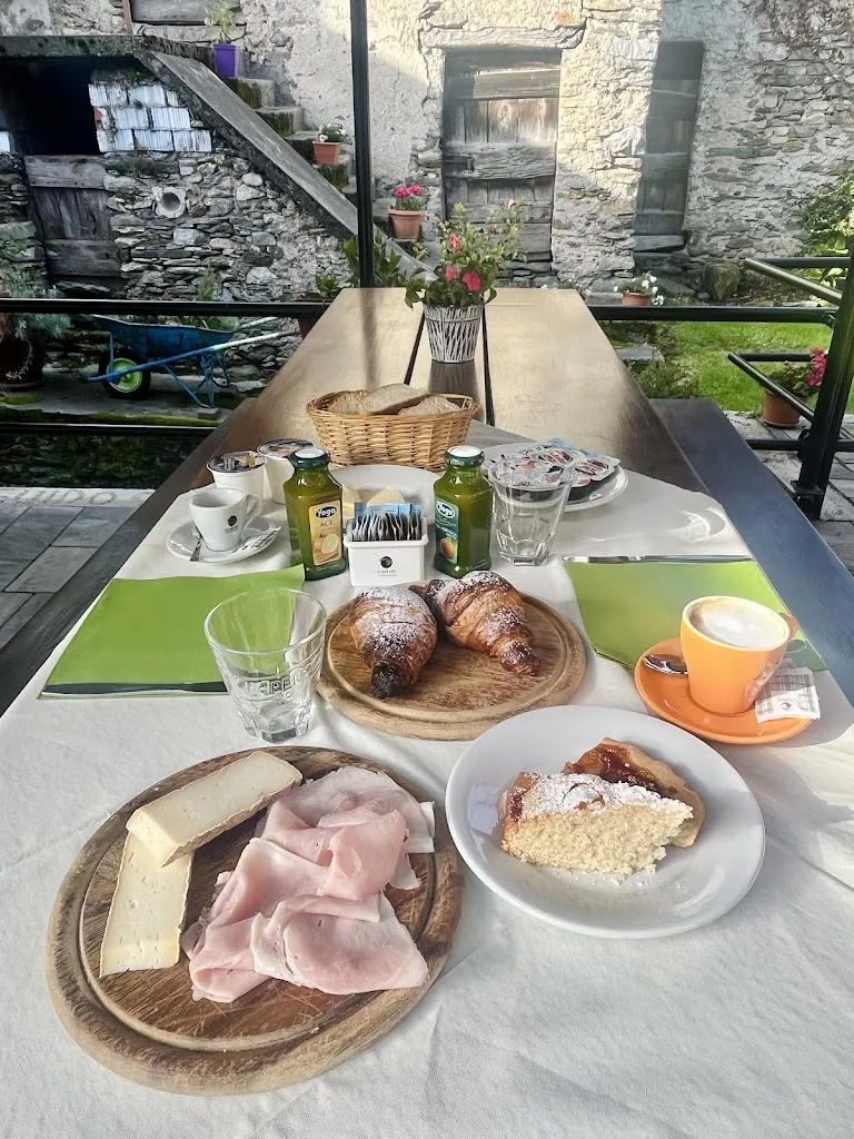 Hotel del Falco_Peglio_slider_image_2