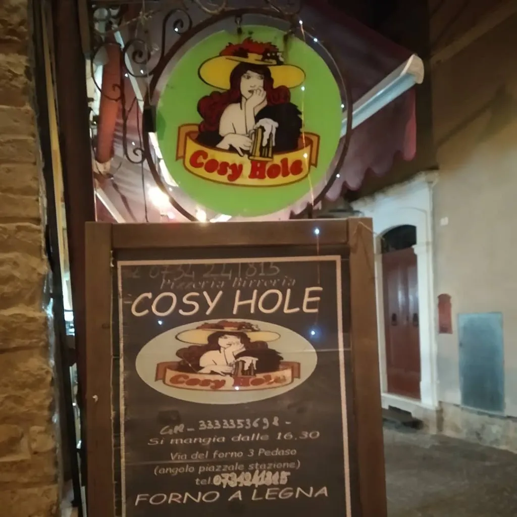 Ian Fillery_Pizzeria Birreria Dino Cosy Hole_Pedaso_review