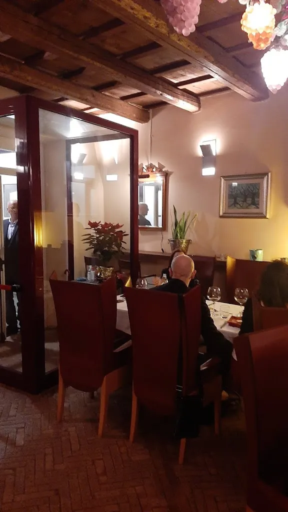 Lara_La Pergola rossa_Pedaso_recensione