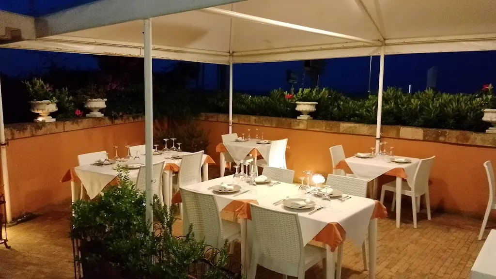 La Pergola rossa restaurant in Pedaso