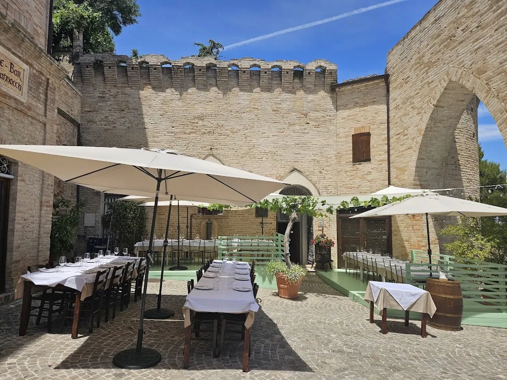 Re Squarchiò restaurant in Petritoli