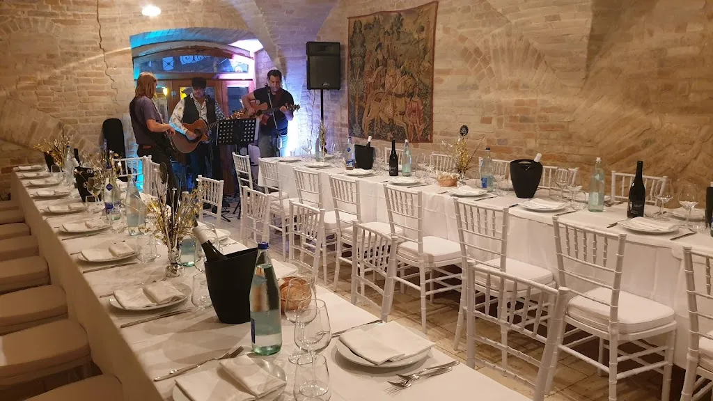 Palazzo Mannocchi di Mulaganovic Ferida restaurant in Petritoli