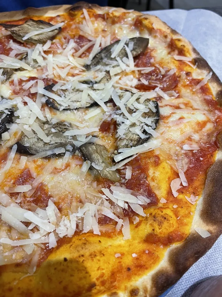 Renata M_Dolce Vita ristorante pizzeria_Piandimeleto_recensione