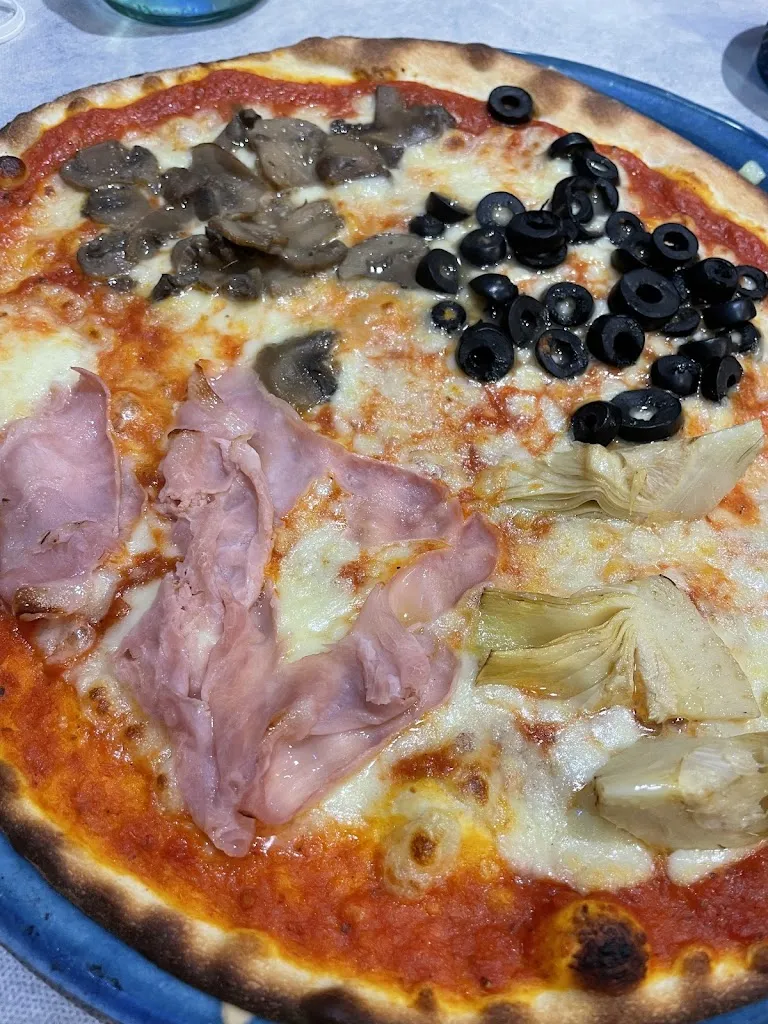 Dolce Vita ristorante pizzeria restaurant in Piandimeleto