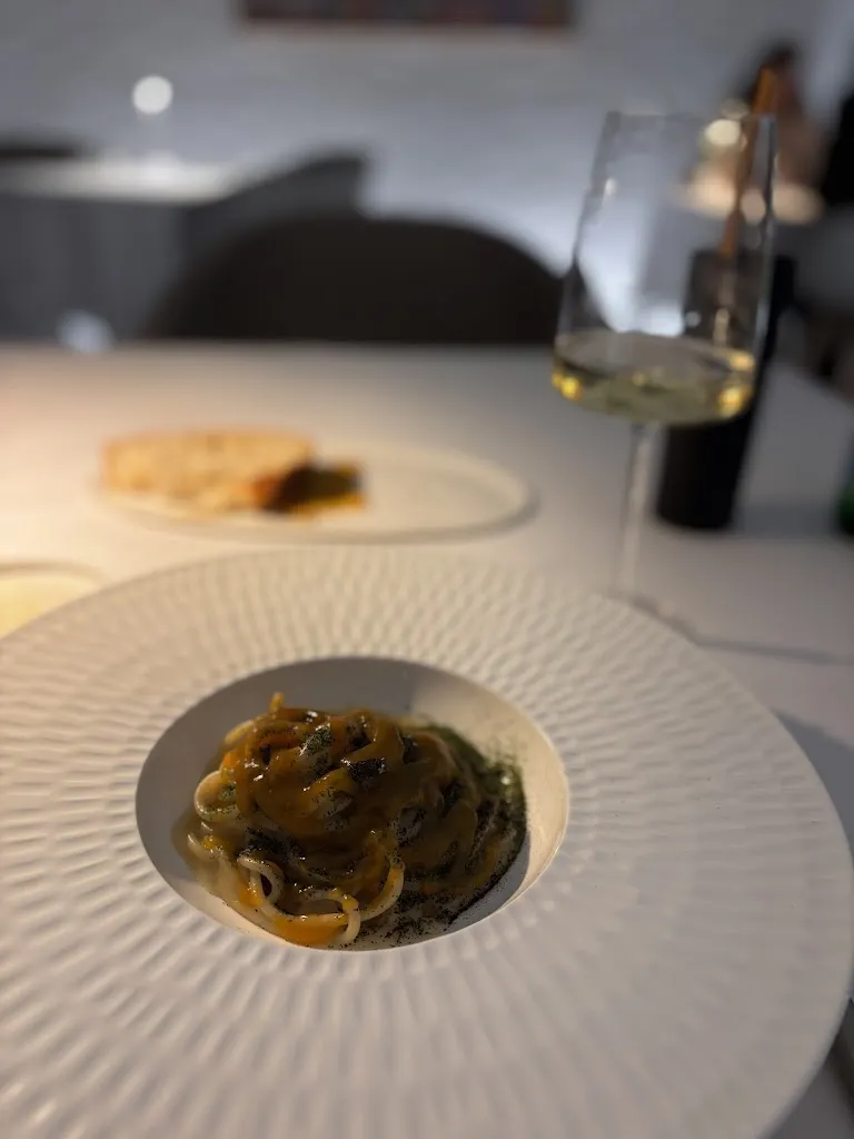 Farida Tleumbetova_LOfficina_Numana_review