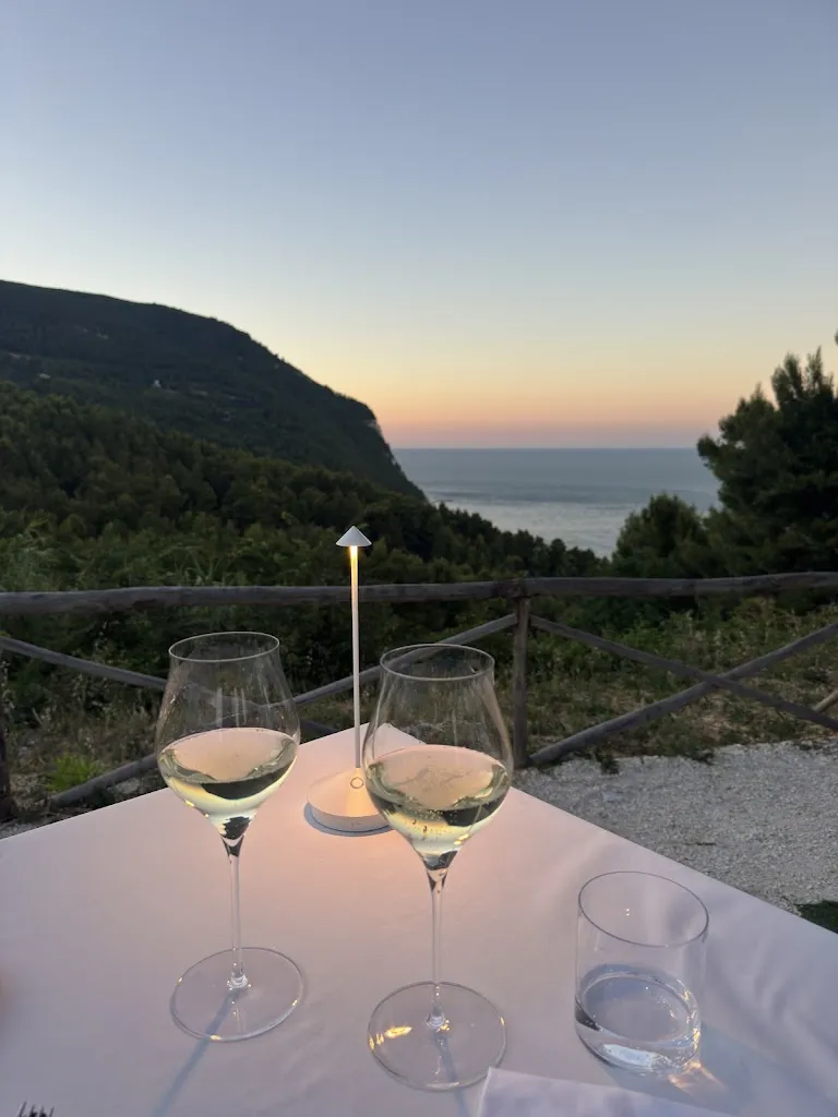 Ximena Støen_LOfficina_Numana_review