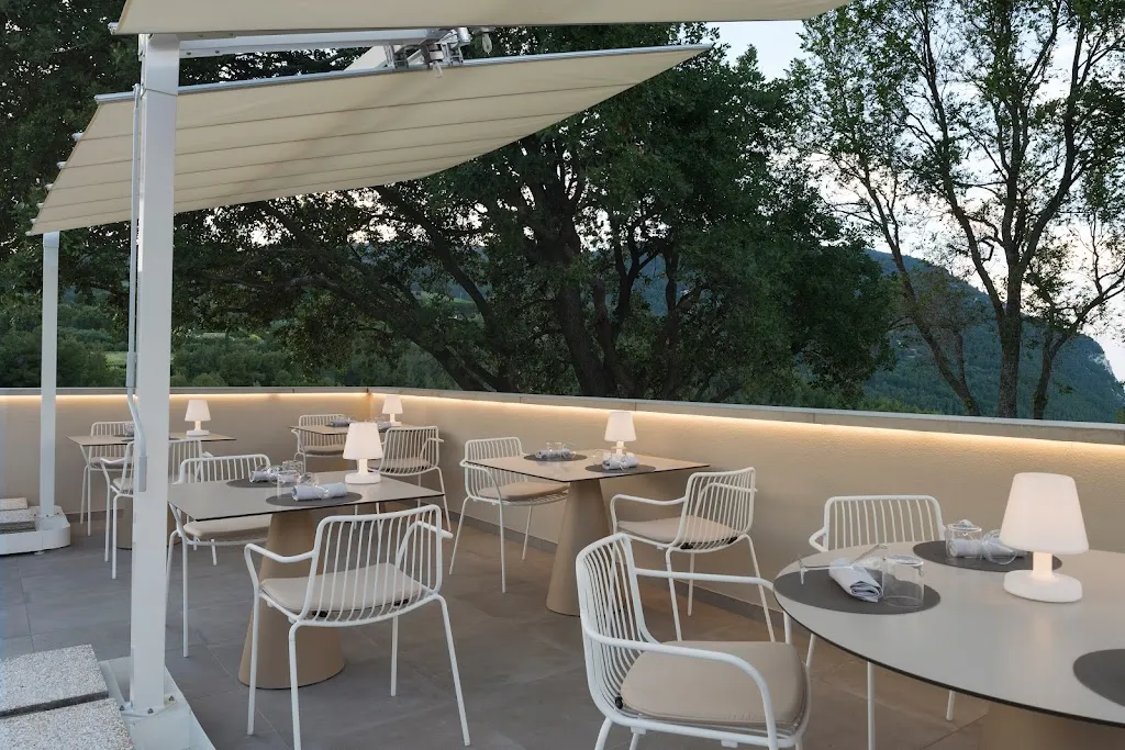 LOfficina restaurant in Numana