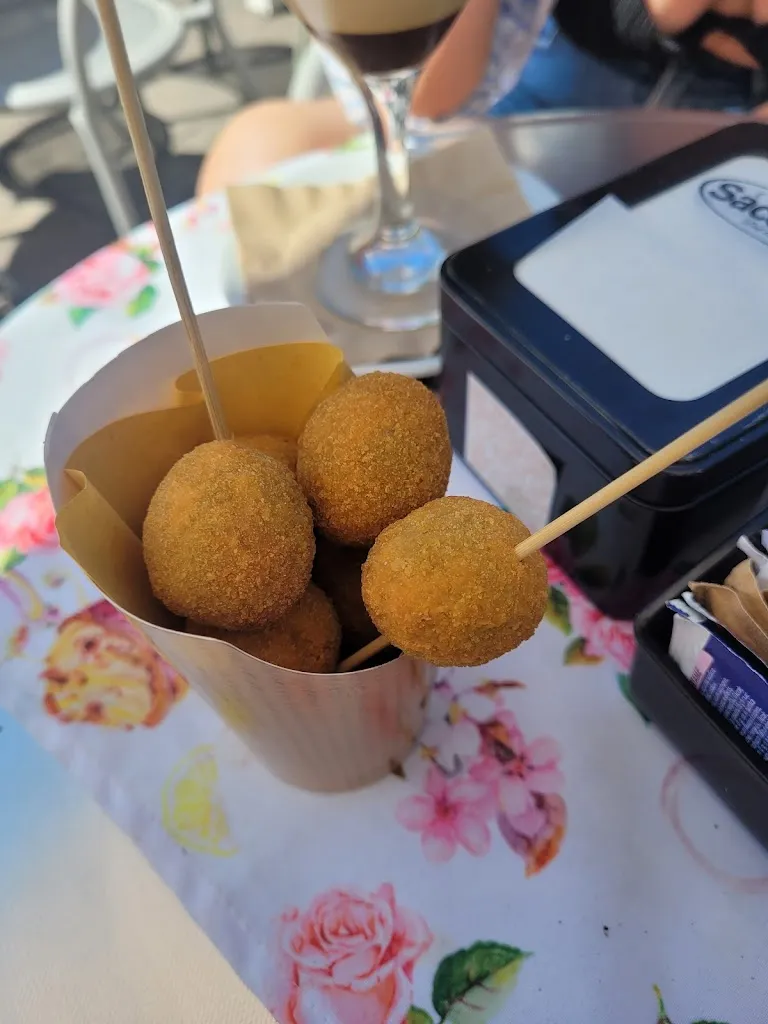 Aleksandra Dziurdzia_La Taverna Street Food_Numana_recensione