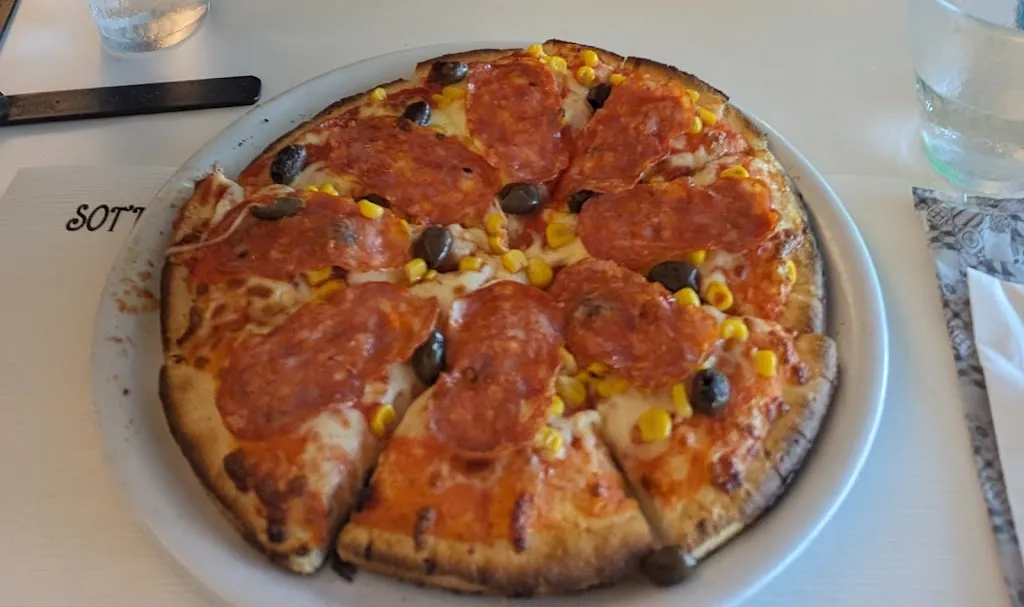 Sabine Wiesinger_Pizzeria Sotto La Rocca Numana_Numana_review