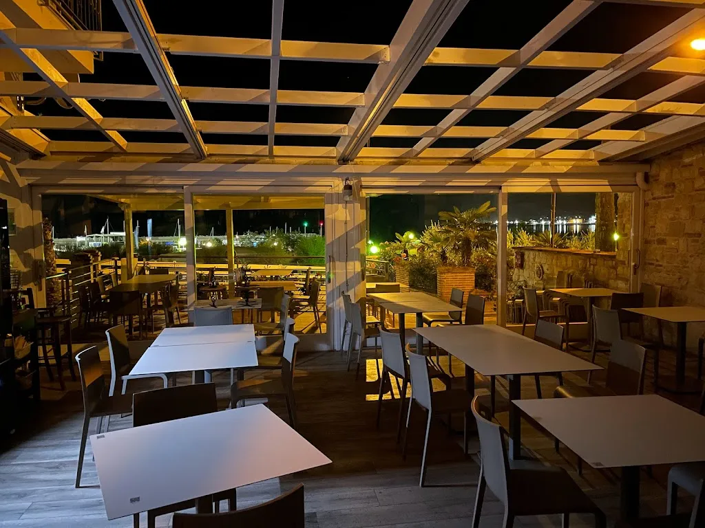 Pizzeria Sotto La Rocca Numana_Numana_slider_image_1