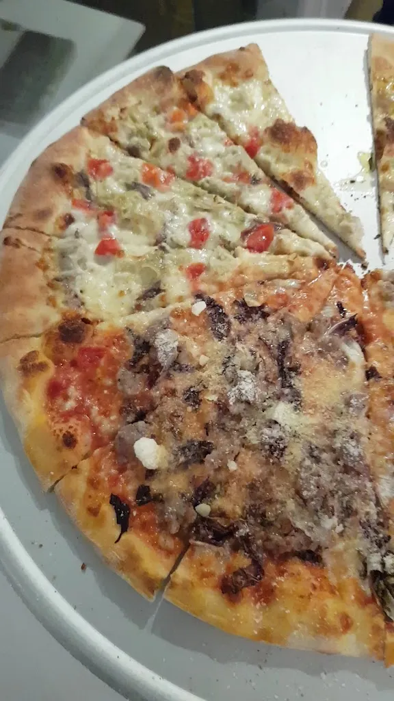 Pizzeria Sotto La Rocca Numana_Numana_slider_image_2