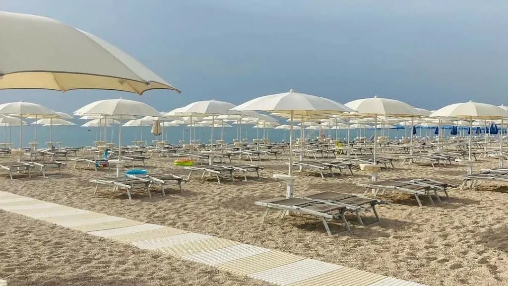 MARINO 1958 - Restaurant, Suites and Beach Club_Numana_slider_image_1