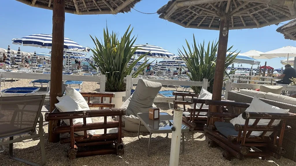 Yevgeniya Parchelli_Bagni Stella Marina_Numana_recensione