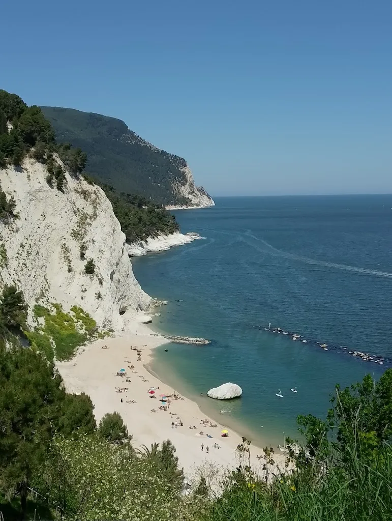 Spiaggia di Numana Alta_Numana_slider_image_3