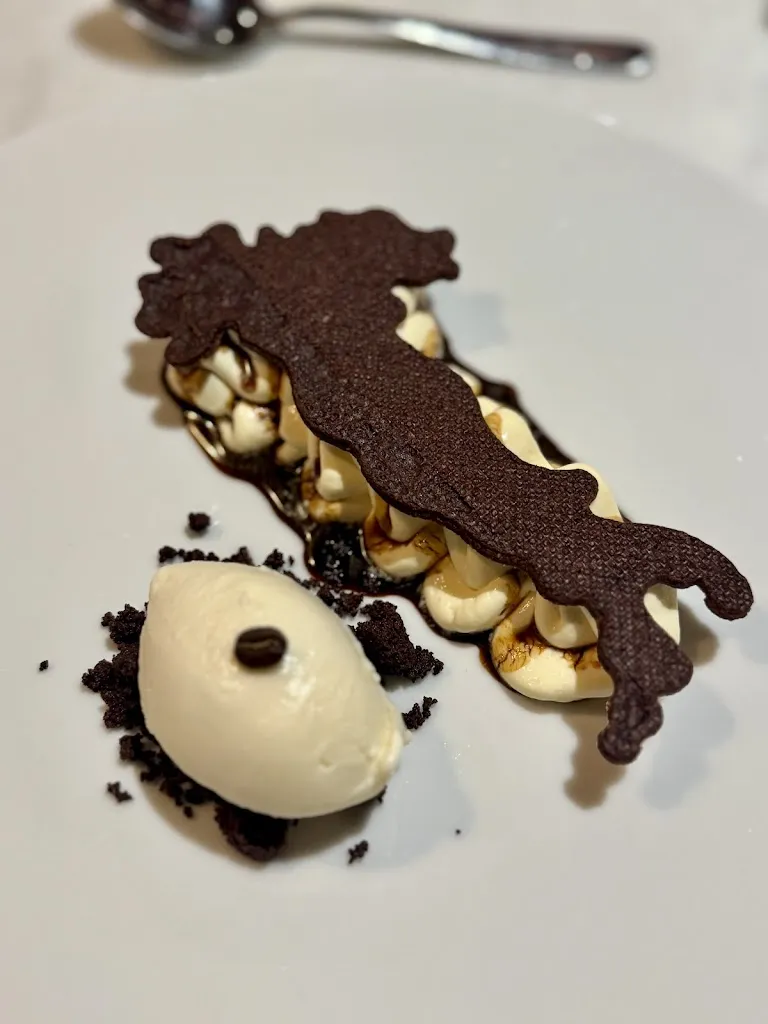 Michelle Fahey_Vicolo Urbani_Numana_review