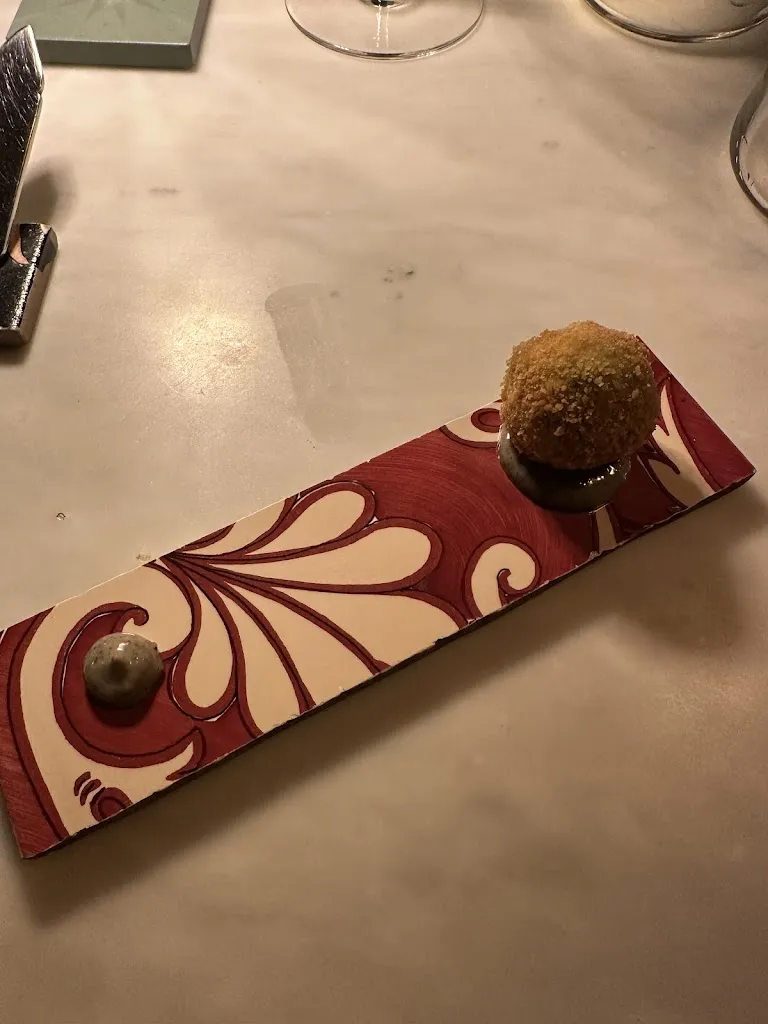 Tabea Pattis_Vicolo Urbani_Numana_review