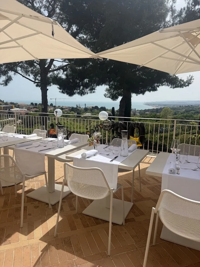 Alta Marea SeaFood & Aperitif restaurant in Numana