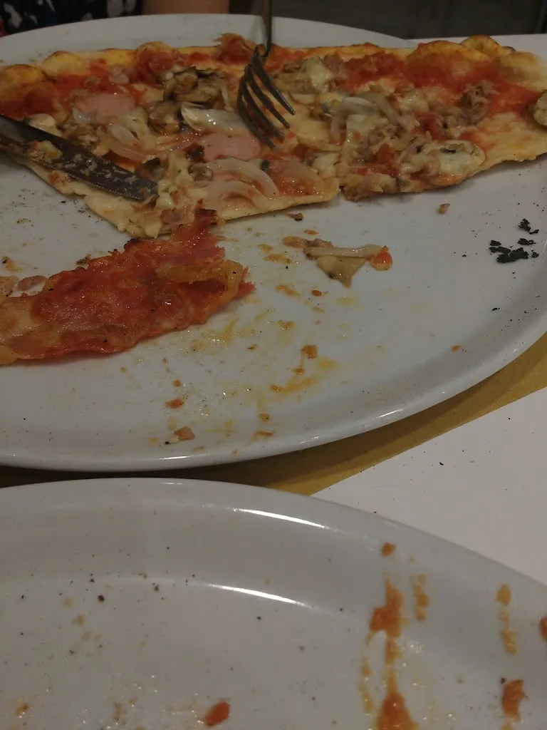 Legendary Life _Pizza Vino e Fantasia_Pianello Vallesina_review