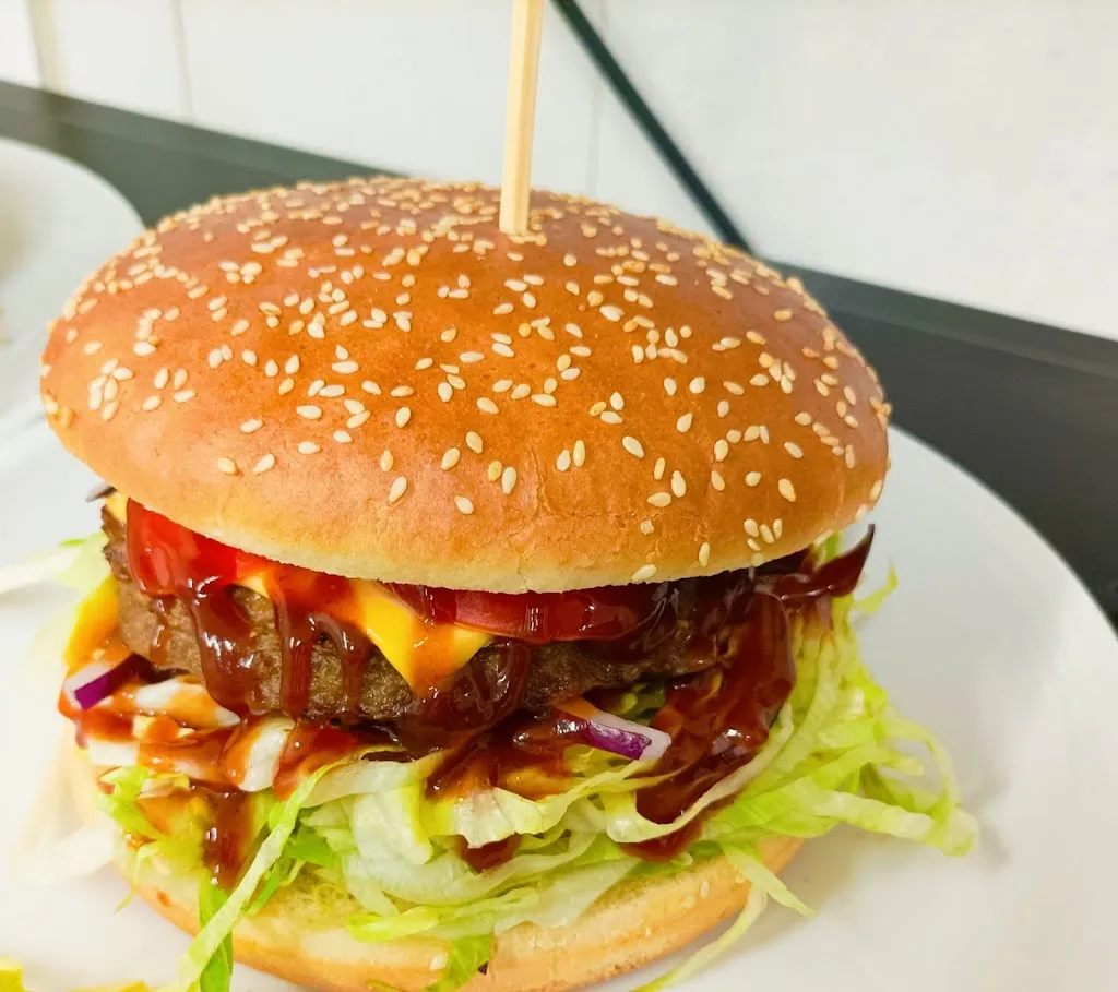 Bar Pub Queen_Pianello Vallesina_slider_image_1