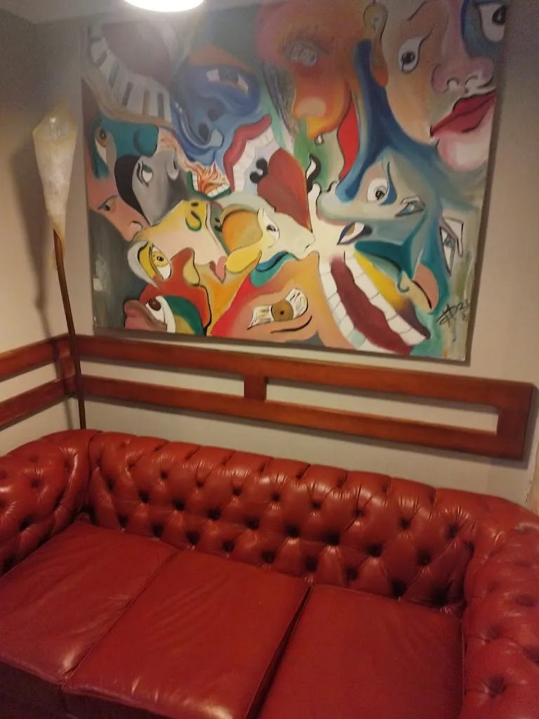 Bruno Colombi_Bar La Taverna_Pianello_review